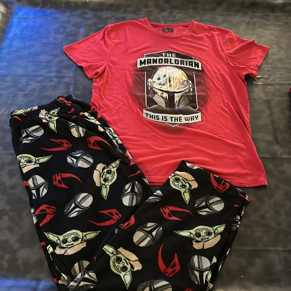Stars Wars Pajamas TShirt/Pants Set - Mandalorian